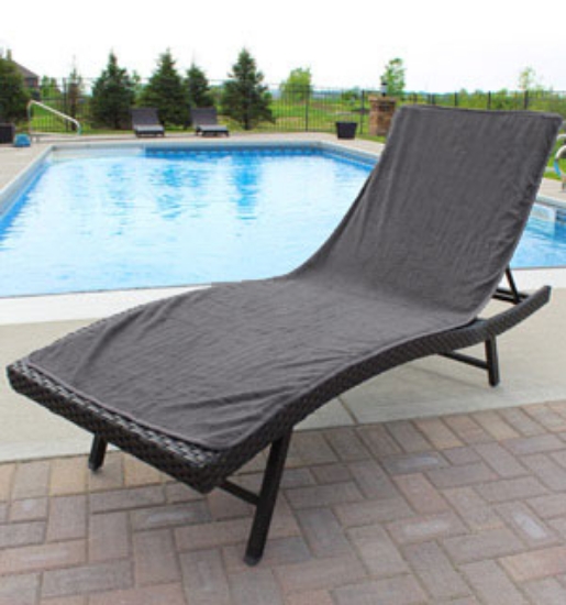 On the beach or in the yard if you lay out on a lounge chair you are going to want to have one of these ingenious Lounge Chair Cover Towels!