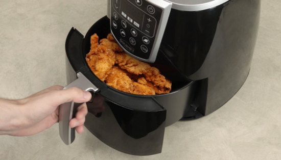 Now you can enjoy mouth watering fried-foods without the fat of deep frying with the innovative Copper King Air Fryer. YES... it fries your food using hot air.
