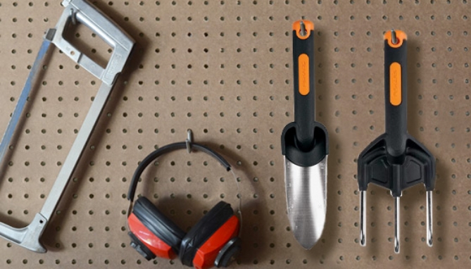 Picture 3 of Fiskars Duraframe Gardening Tools: Handheld Transplanter or Cultivator
