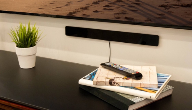 Picture 3 of 4K-Ready GE Indoor Pro HD Amplified Antenna With Free Screen Shelf