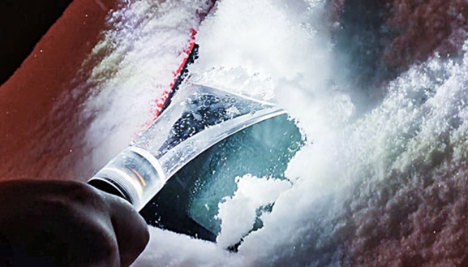 Picture 3 of Pinnacle All-In-One Ice Scraper and Flashlight