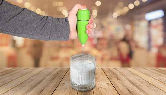 Use this <em>Deluxe High Speed, Handheld Frother w/ Frothing Container</em> to turn ordinary cream into a rich, creamy froth that will make drinking coffee a whole new experience.