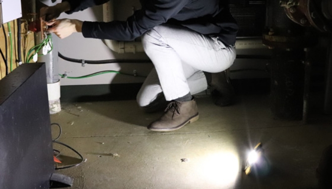 Picture 5 of 600 Lumen COB Floodlight By Farpoint