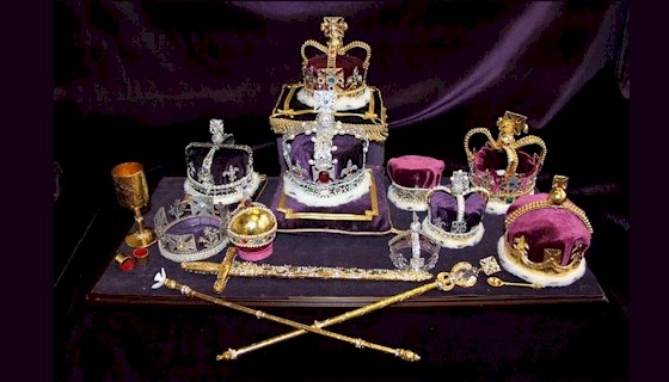 Picture 2 of The History Royal Jewels on DVD