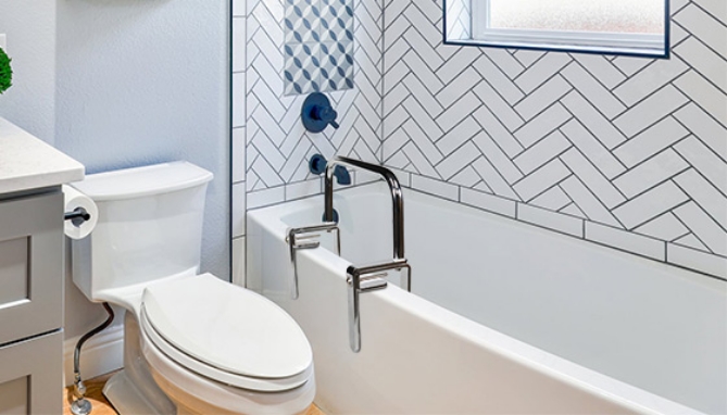 Picture 3 of Adjustable Bath Safety Bar by Exquisite