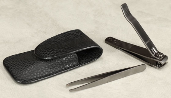 Haus of Steel makes superior quality stainless steel nail clippers and tweezers. In this convenient Travel Kit you get both clippers and tweezers in a handsome, faux leather pouch equipped with a magnetic clasp.