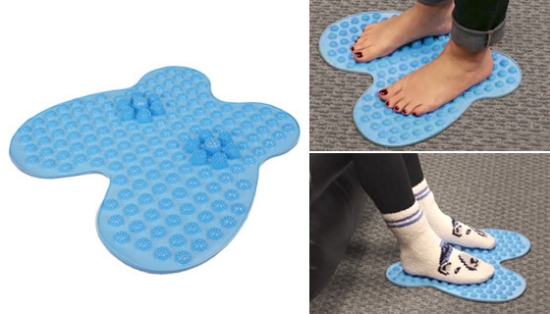 Stimulate and invigorate your tired, aching feet with the <strong>Futzuki - <em>The Pain Relieving Foot Massage Mat</em></strong>. Just a few minutes on the mat each day can relieve pain, help stimulate and improve blood circulation, reduce aches and pains, and help you relax.