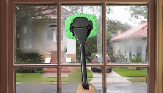 Long Handle Windshield Cleaner