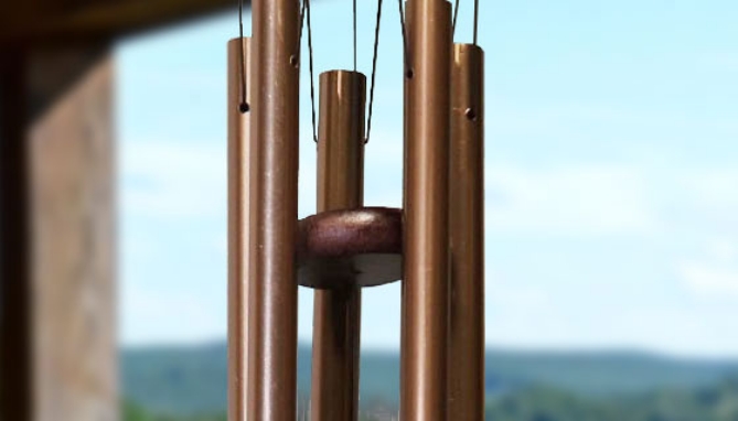 Add a sense of tranquility and relaxation to your home with our Garden Wind Chime. People have been using wind chimes for thousands of years. In ancient Rome they were believed to bring good fortune, and in the Far East wind chimes were hung around temples and palaces to ward off malevolent spirits.