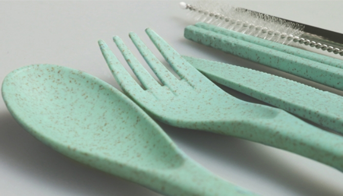 Picture 4 of On-The-Go Wheat Straw Utensil Set