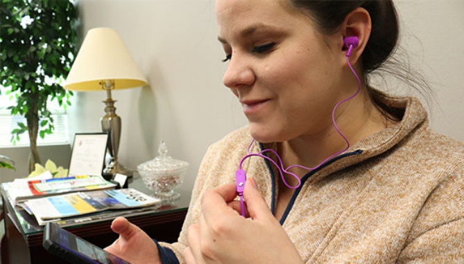 Picture 4 of Earbuds with Microphone