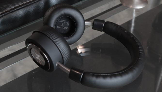 Picture 8 of Soundlux Wireless Active Noise-Cancelling Headphones