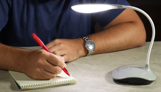 Swan Light - The Stylish and Functional Rechargeable Desk Lamp