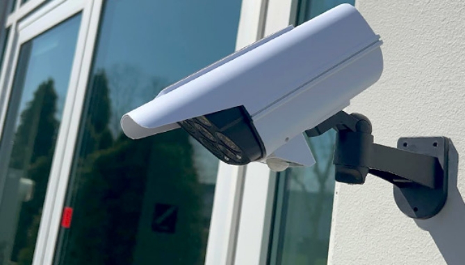 Picture 4 of Weatherproof Solar-Powered LED Security Light with Remote Control