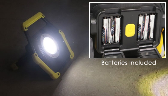 Picture 5 of Weatherproof 700 Lumen Flood And Work Light
