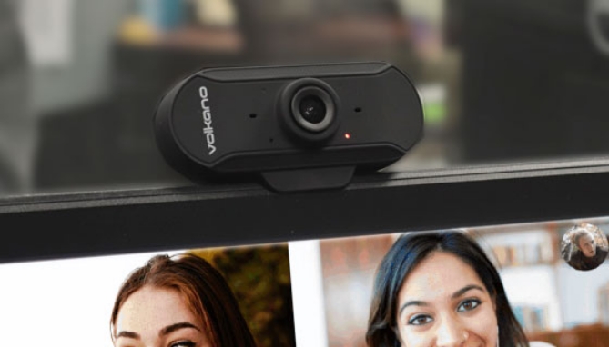 With so many of us video chatting with Skype or Zoom, or another piece of software, having a good web camera is a must. This plug and play USB webcam features top of the line sensors that will deliver true 1080p Full HD footage to broadcast to your colleagues and loved ones.