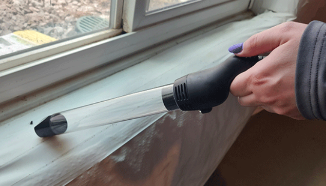 Picture 3 of Handheld Electric Bug Vacuum with LED Light