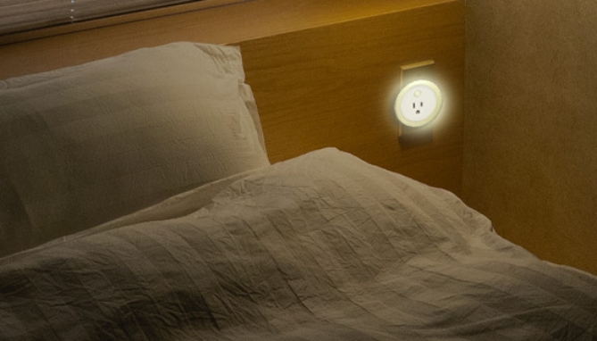 Motion Sensor Night Light w/3 Charging Ports