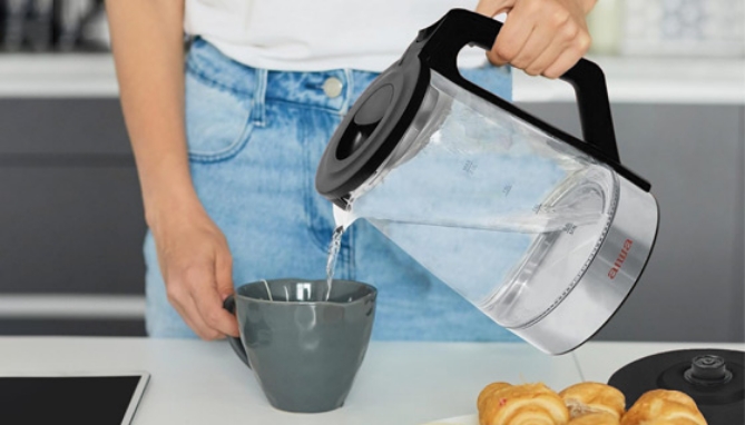 Picture 3 of Aiwa Electric Tea Kettle 8.4 Cups with Blue Indicator Lights