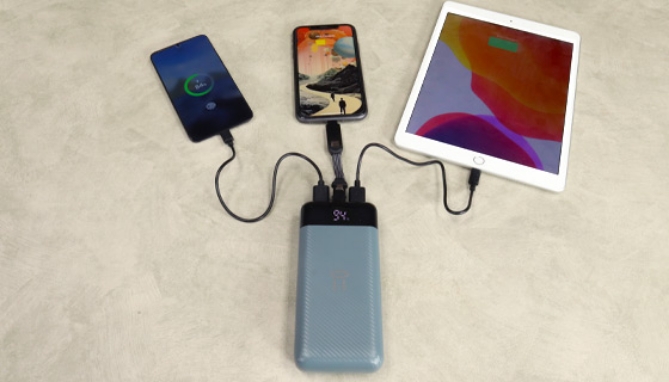 Digital Display 20,000mAh Ultrapack Power Bank with Bonus Cords