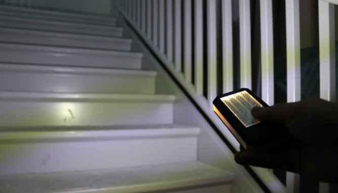 Picture 4 of Versa Smart Utility Light by Farpoint - 900 Lumens