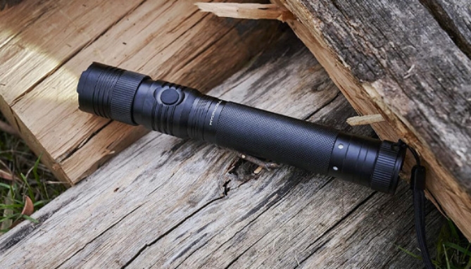 Picture 3 of Hydracell Aqua Flash: The Water Powered Flashlight