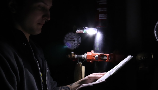 Picture 6 of Rechargeable 6 Mode Multi Beam Flashlight With UV Light  
