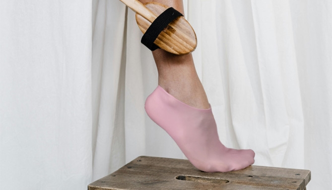 Picture 4 of Slip Resistant Silicone Moisturizing Socks for Dry, Cracked Feet