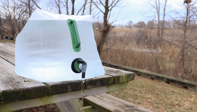 Picture 2 of 20L Collapsible Water Carrier with Easy Pour Spigot