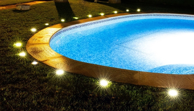 Picture 3 of DENTED/Dinged:Famous Brand Solar-Powered Outdoor Disk Light - 8 Pack