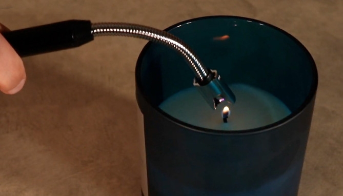 Picture 3 of Rechargeable & Windproof Electric Arc Lighter