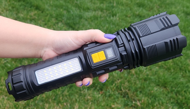 Picture 4 of Rechargeable Jumbo Multi Beam Flashlight and Power Bank