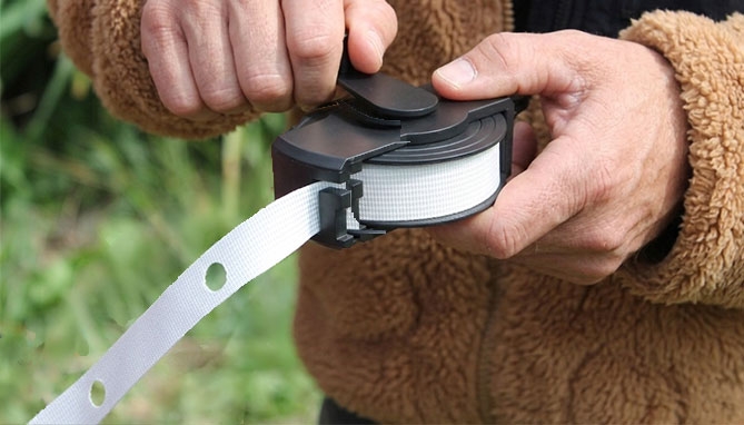 Picture 3 of Retractable Clothesline: Windproof Portable Laundry Strap