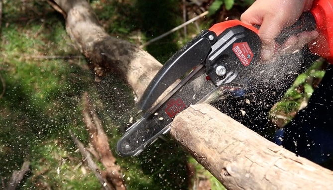 Picture 2 of Rechargeable 6in Handheld Chainsaw Kit