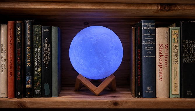Picture 2 of Color-Changing LED Moon Lamp